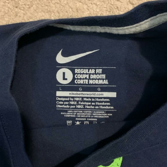 Men's Large Nike T-Shirt Great Condition - Picture 2 of 2